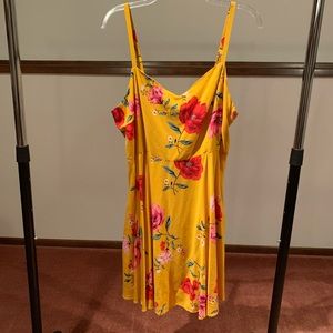 🔹 OLD NAVY Fit & Flare Cami Dress, Yellow Floral